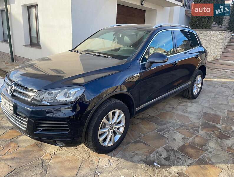 Внедорожник / Кроссовер Volkswagen Touareg 2014 в Тернополе