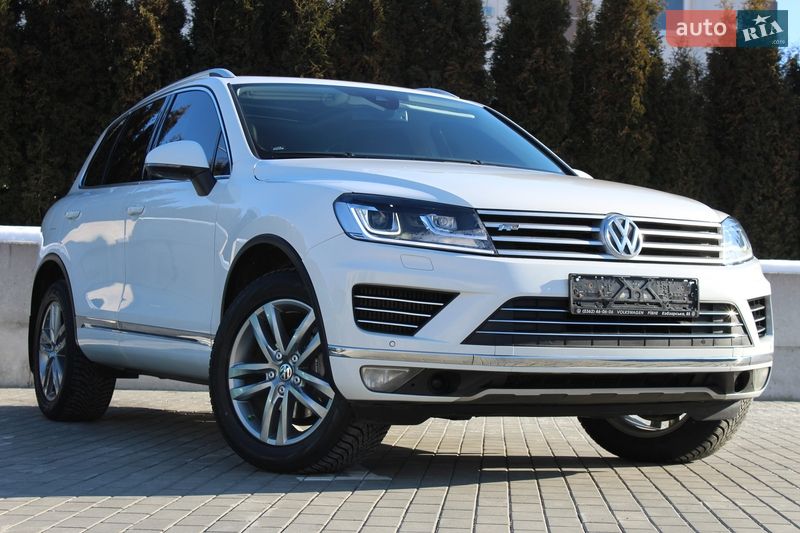 Внедорожник / Кроссовер Volkswagen Touareg 2015 в Ровно