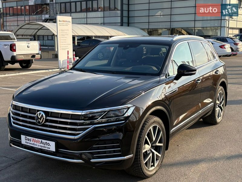 Позашляховик / Кросовер Volkswagen Touareg 2021 в Києві