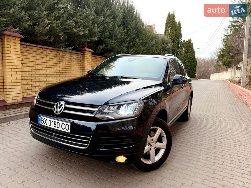Внедорожник / Кроссовер Volkswagen Touareg 2013 в Хмельницком