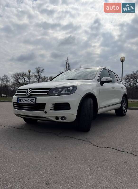 Внедорожник / Кроссовер Volkswagen Touareg 2011 в Днепре