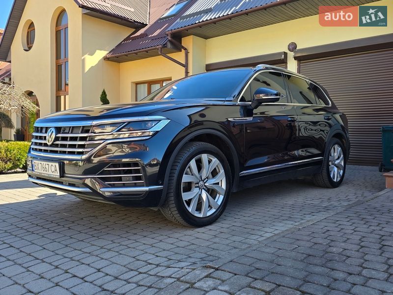 Позашляховик / Кросовер Volkswagen Touareg 2018 в Хмельницькому