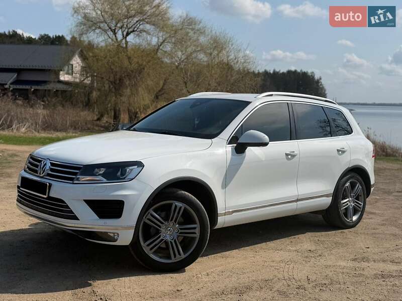 Позашляховик / Кросовер Volkswagen Touareg 2015 в Малині Позашляховик / Кросовер Volkswagen Touareg 2015 в Малині