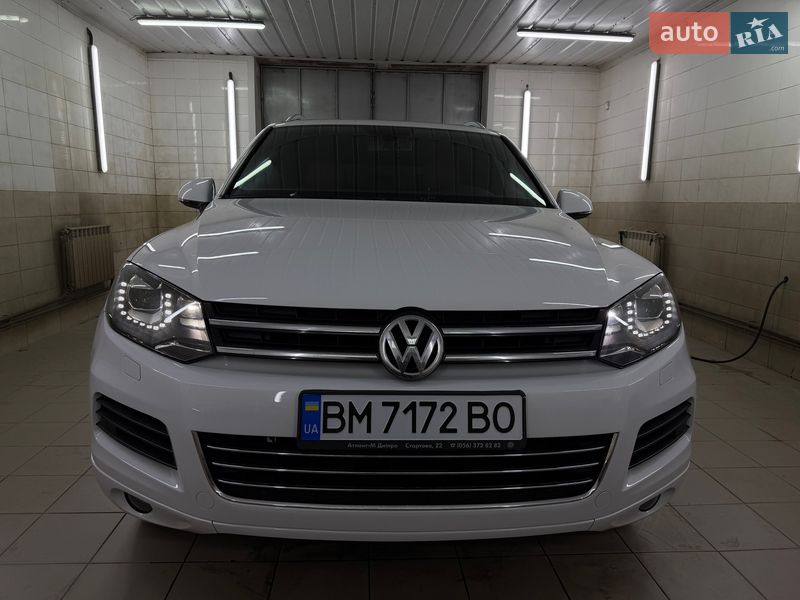 Позашляховик / Кросовер Volkswagen Touareg 2013 в Сумах