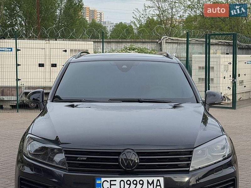 Внедорожник / Кроссовер Volkswagen Touareg 2017 в Киеве