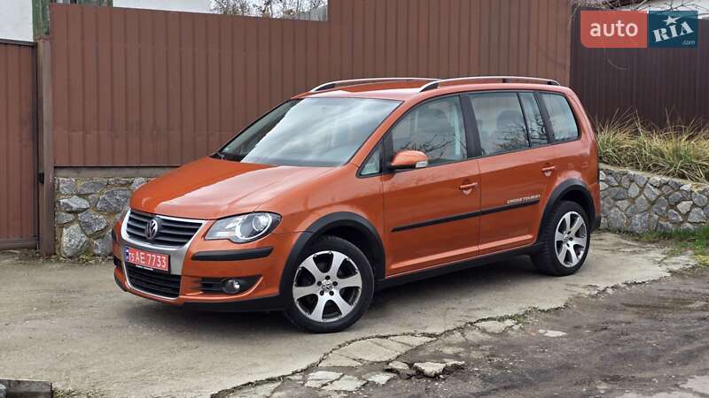Минивэн Volkswagen Touran 2008 в Полтаве Минивэн Volkswagen Touran 2008 в Полтаве