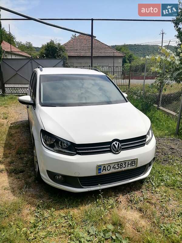 Минивэн Volkswagen Touran 2012 в Мукачево Минивэн Volkswagen Touran 2012 в Мукачево