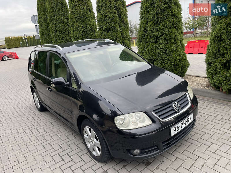 Минивэн Volkswagen Touran 2003 в Городке Минивэн Volkswagen Touran 2003 в Городке