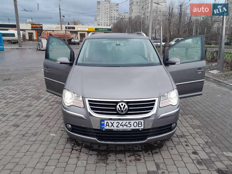 Мінівен Volkswagen Touran 2007 в Харкові