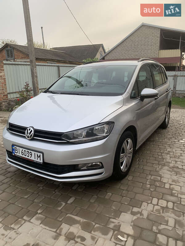 Мікровен Volkswagen Touran 2016 в Миргороді Мікровен Volkswagen Touran 2016 в Миргороді