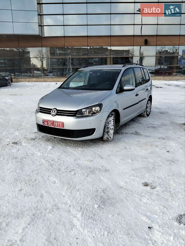 Минивэн Volkswagen Touran 2014 в Киеве