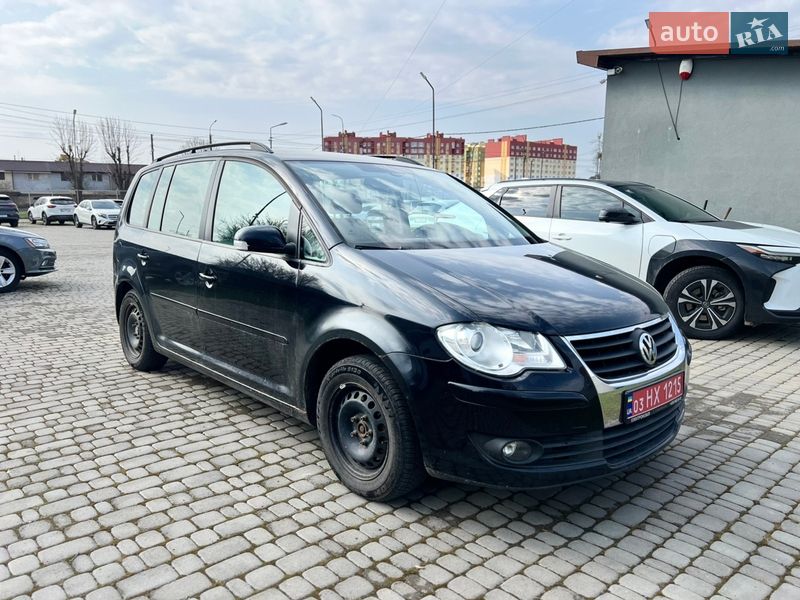 Минивэн Volkswagen Touran 2009 в Луцке