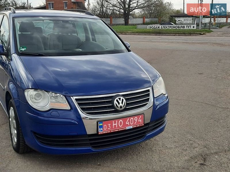 Минивэн Volkswagen Touran 2008 в Полтаве