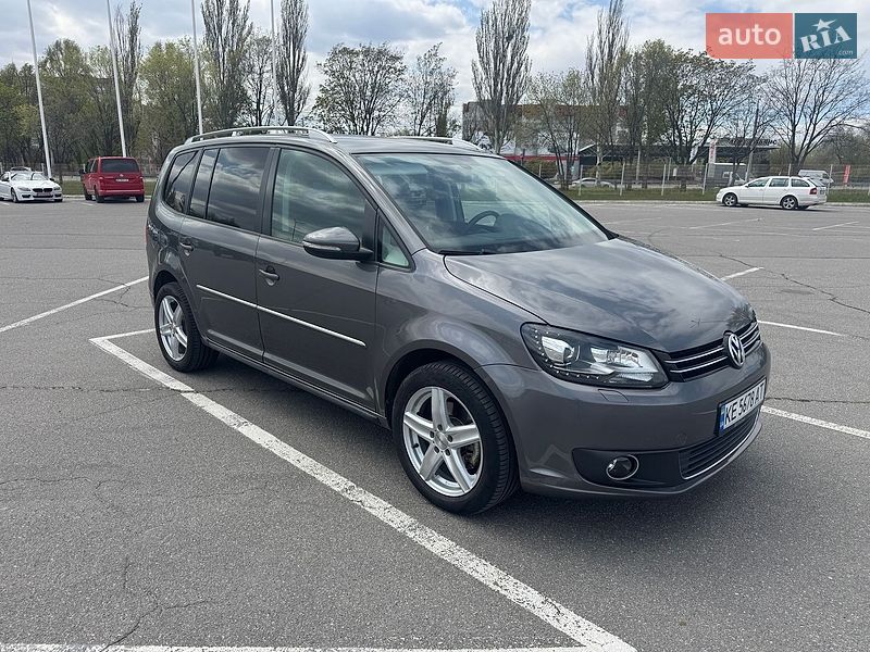 Минивэн Volkswagen Touran 2010 в Днепре