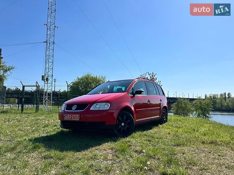 Мінівен Volkswagen Touran 2006 в Києві