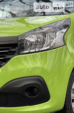Минивэн Renault Trafic 2017 в Староконстантинове