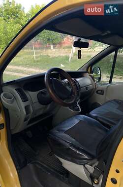 Минивэн Renault Trafic 2002 в Рени