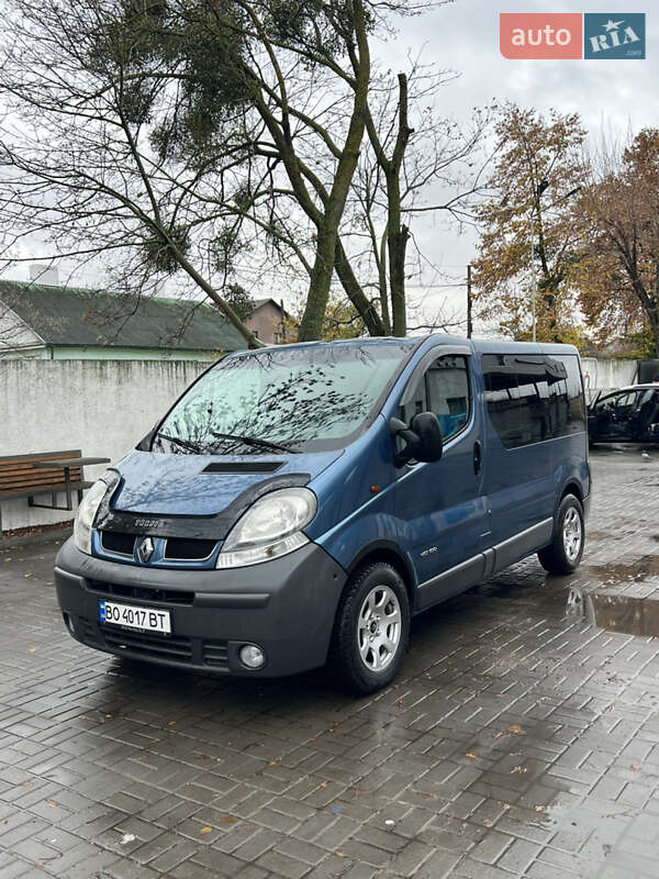 Мінівен Renault Trafic 2005 в Здолбуніві