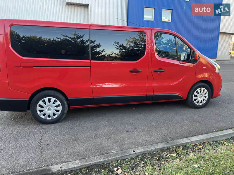 Грузопассажирский фургон Renault Trafic 2016 в Ковеле