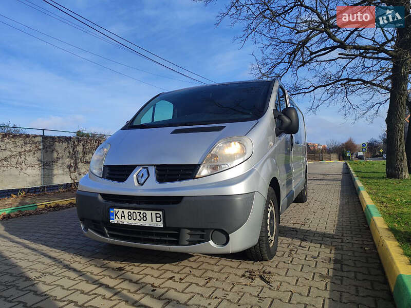 Грузопассажирский фургон Renault Trafic 2012 в Киеве