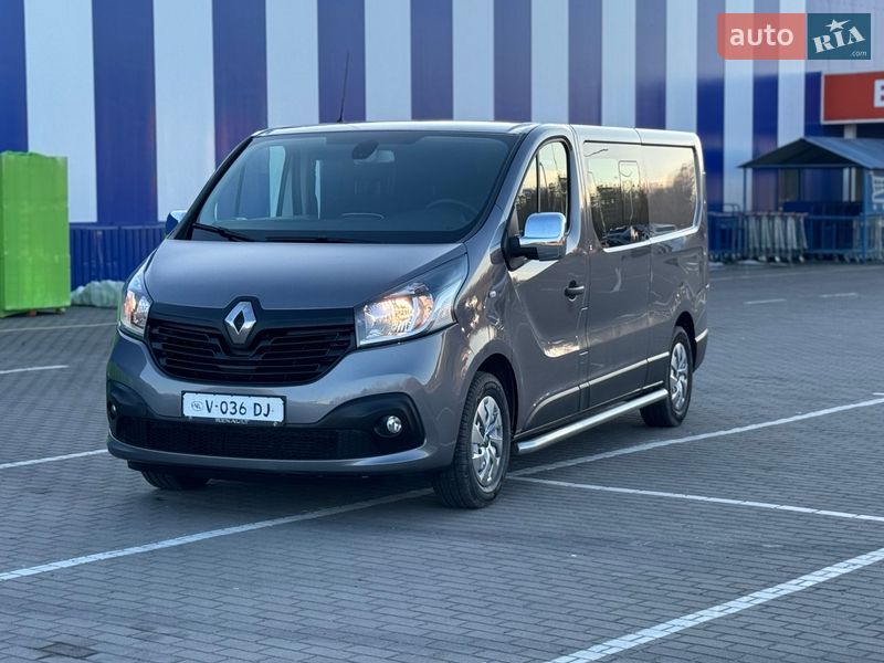 Минивэн Renault Trafic 2016 в Дубно