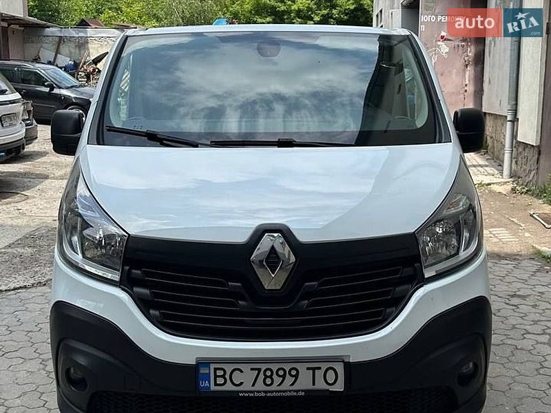 Грузовой фургон Renault Trafic 2017 в Львове