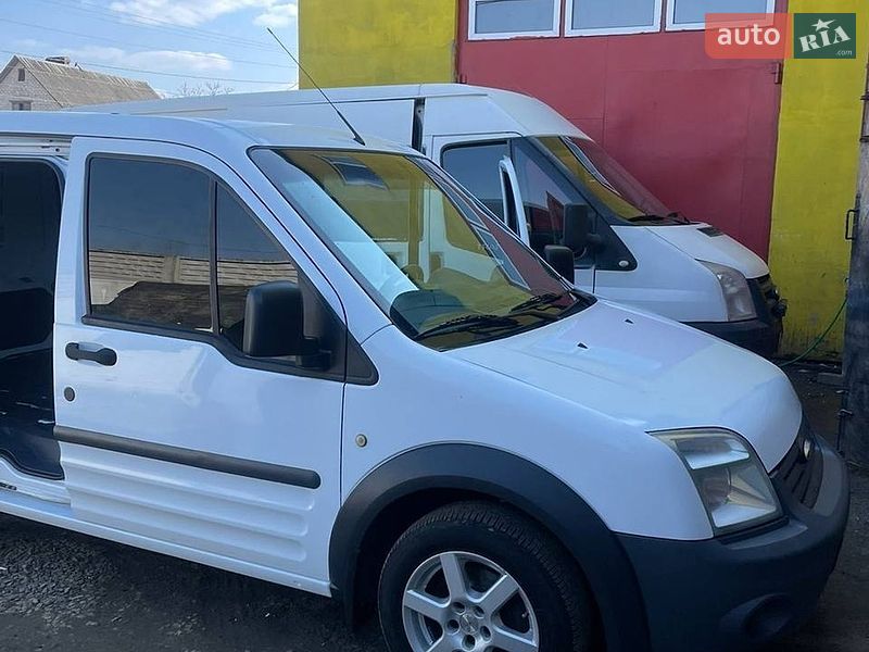 Грузовой фургон Ford Transit Connect 2011 в Ровно