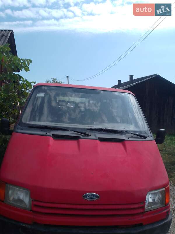 Микроавтобус Ford Transit 1990 в Верховине