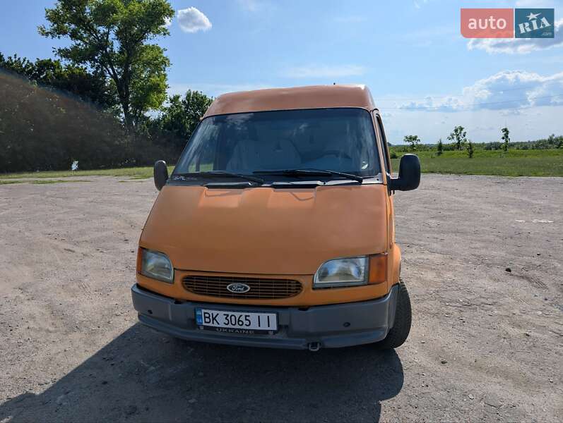 Вантажний фургон Ford Transit 1997 в Рівному
