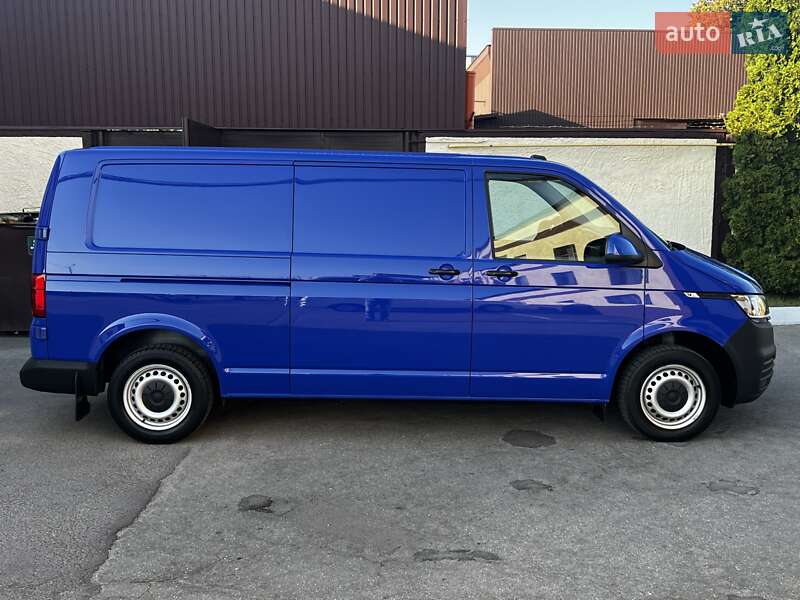 Грузовой фургон Volkswagen Transporter 2022 в Ровно Грузовой фургон Volkswagen Transporter 2022 в Ровно