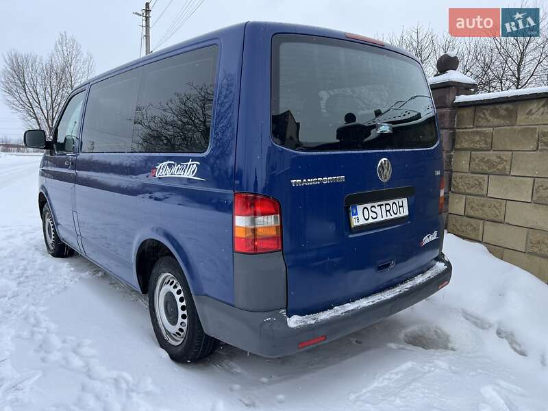 Минивэн Volkswagen Transporter 2008 в Ровно
