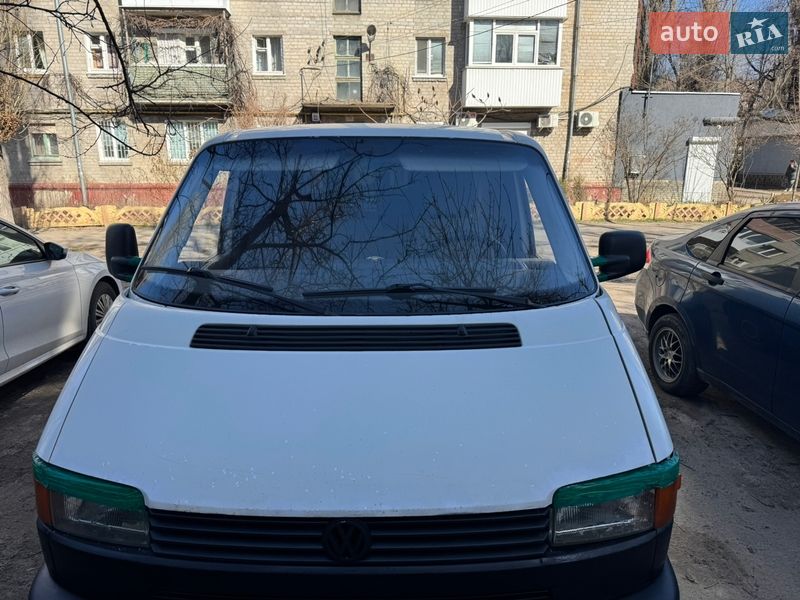 Грузовой фургон Volkswagen Transporter 2000 в Кременчуге