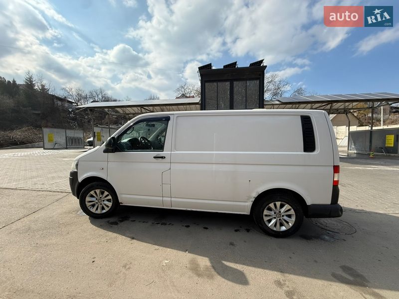 Грузовой фургон Volkswagen Transporter 2013 в Киеве