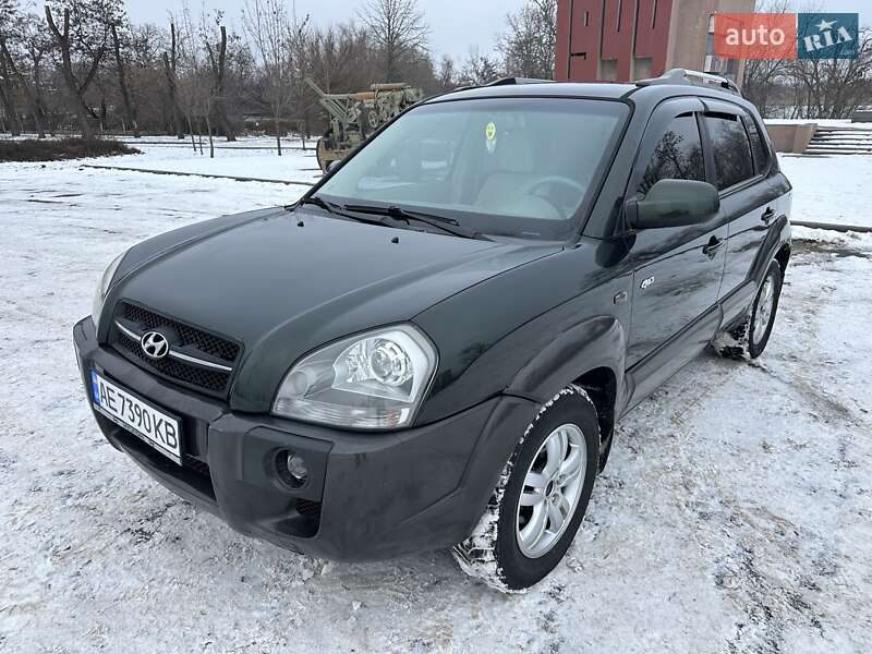Внедорожник / Кроссовер Hyundai Tucson 2006 в Кривом Роге Внедорожник / Кроссовер Hyundai Tucson 2006 в Кривом Роге
