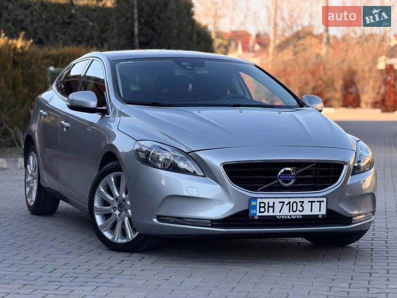 Хэтчбек Volvo V40 2014 в Одессе