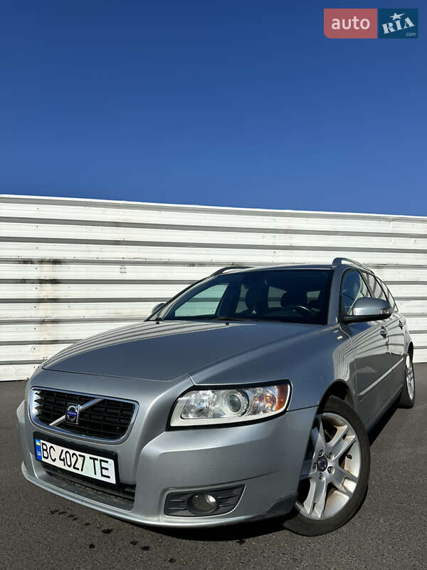 Универсал Volvo V50 2010 в Львове