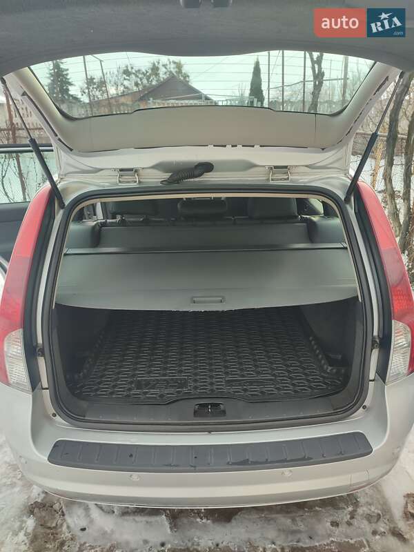 Універсал Volvo V50 2012 в Житомирі