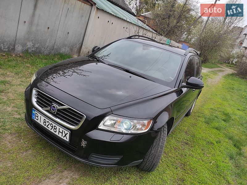 Універсал Volvo V50 2010 в Полтаві