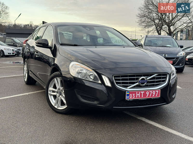 Універсал Volvo V60 2013 в Києві
