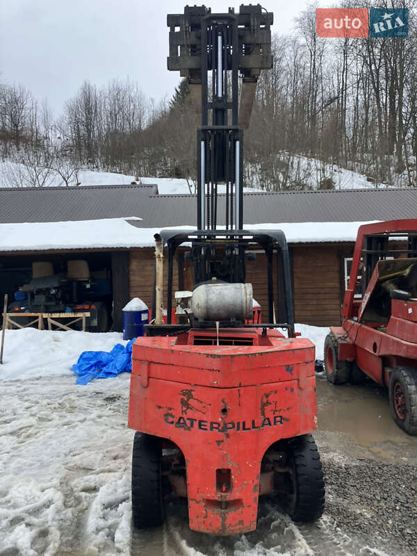 Вилочный погрузчик Caterpillar V80E 1990 в Ужгороде