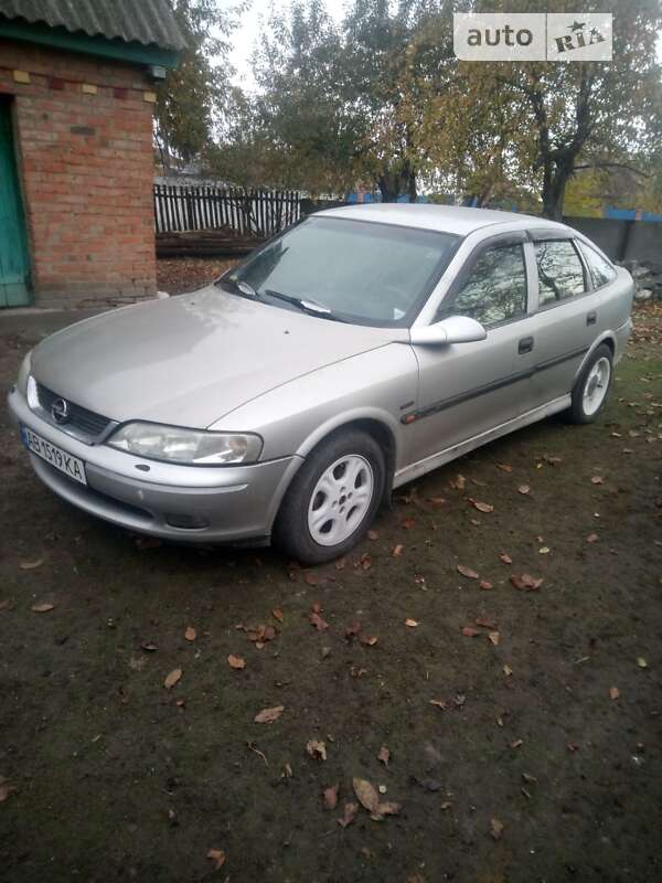 Лифтбек Opel Vectra 1998 в Виннице