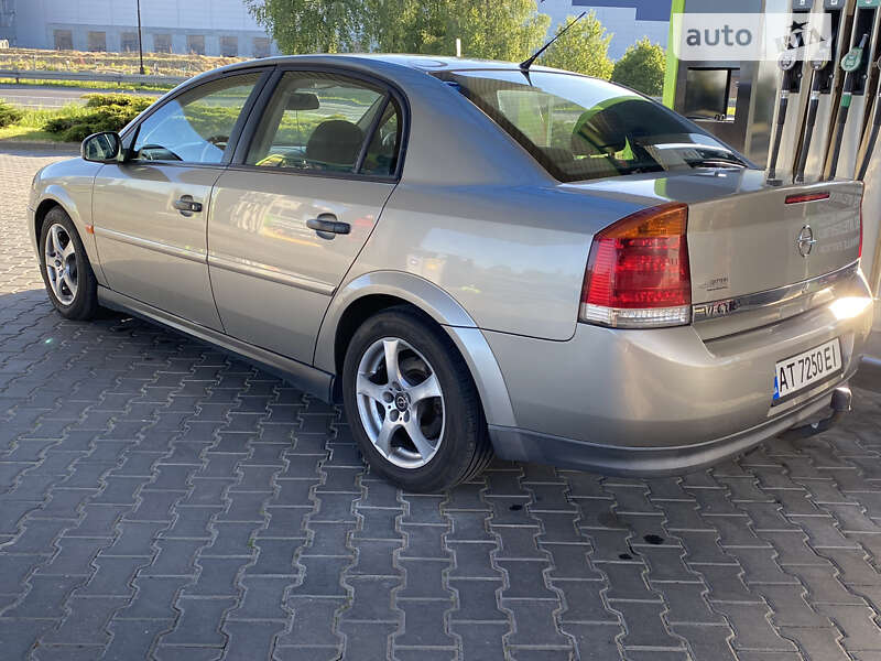 Седан Opel Vectra 2003 в Галичі