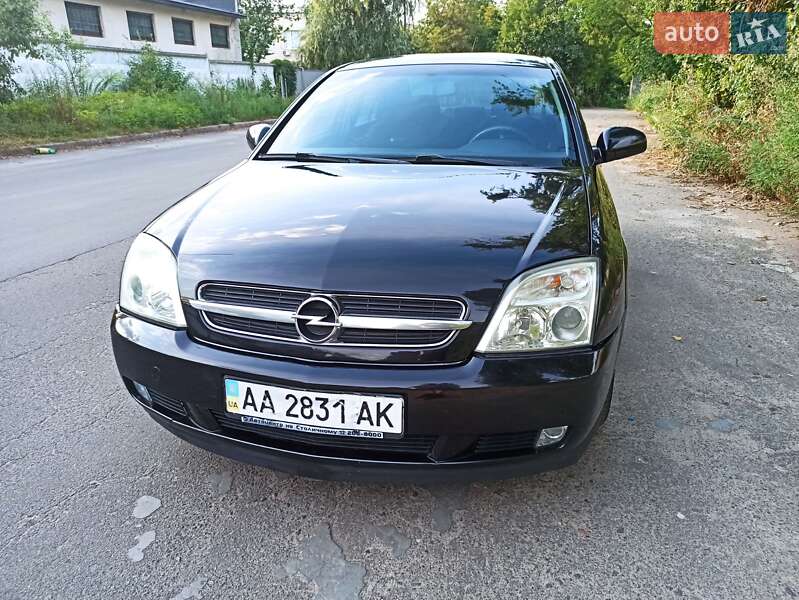 Седан Opel Vectra 2004 в Киеве