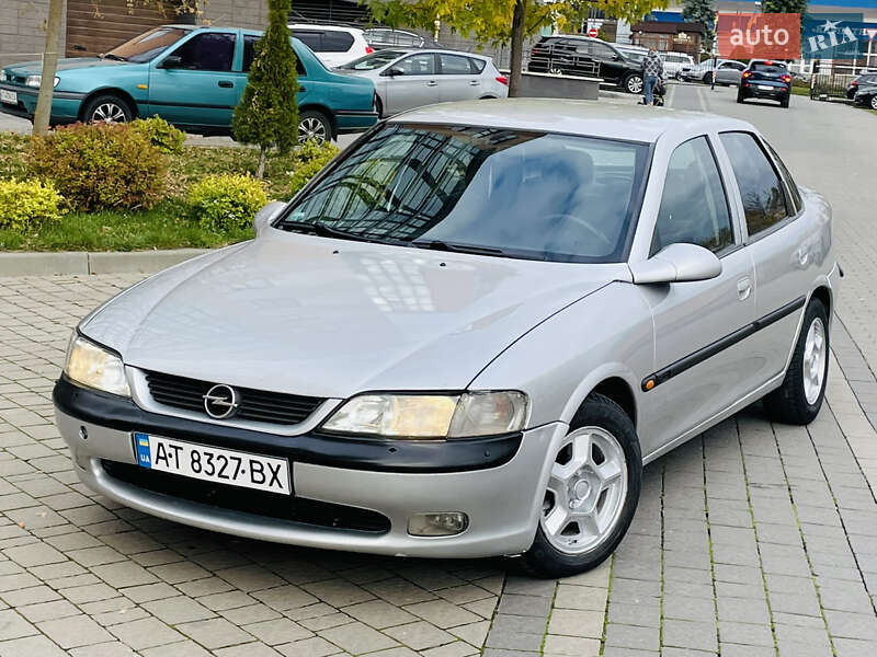 Седан Opel Vectra 1998 в Івано-Франківську