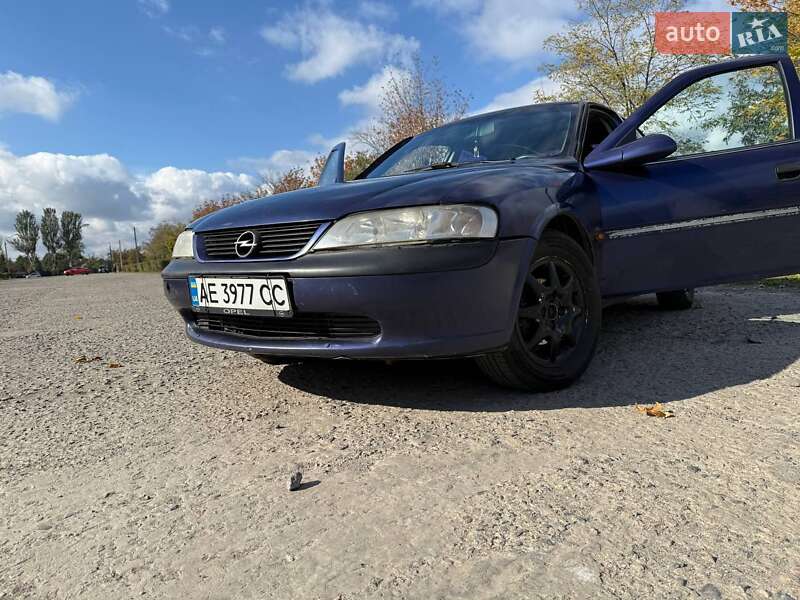 Седан Opel Vectra 1996 в Кривом Роге Седан Opel Vectra 1996 в Кривом Роге