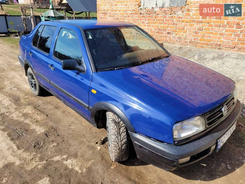 Седан Volkswagen Vento 1992 в Львове Седан Volkswagen Vento 1992 в Львове