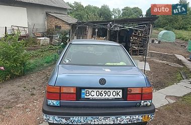 Седан Volkswagen Vento 1993 в Пустомитах