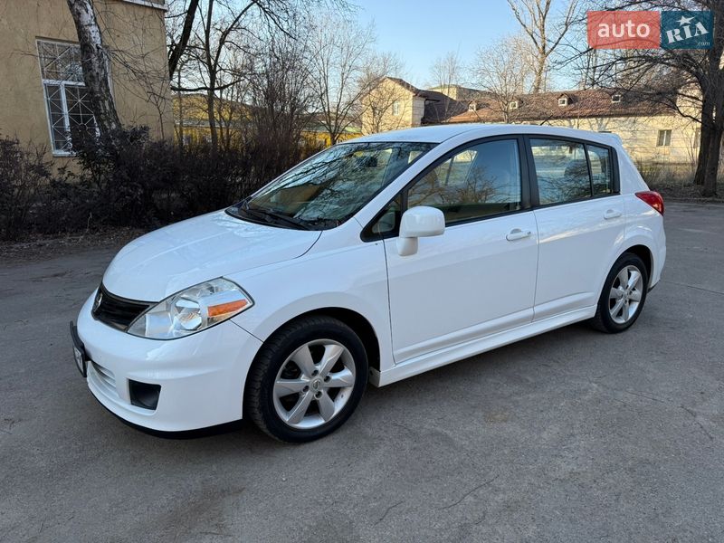 Хэтчбек Nissan Versa 2010 в Одессе