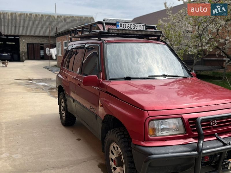 Внедорожник / Кроссовер Suzuki Vitara 1998 в Ужгороде