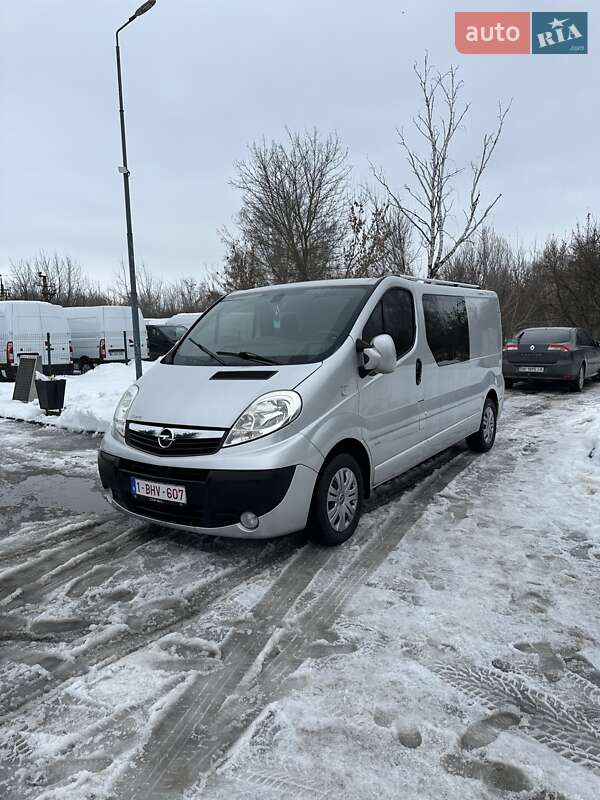 Минивэн Opel Vivaro 2013 в Дубно